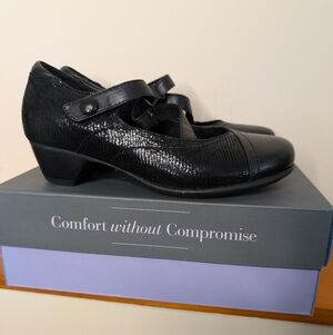 Aravon Portia Mary Jane Shoes Black Leather Comfort Heels Size 8 Wide D